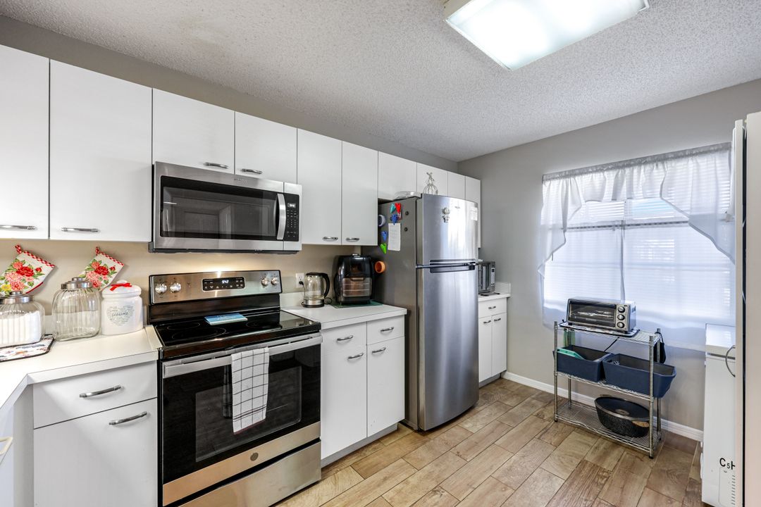 7750 Jewel Ln #103, Naples, FL 34109