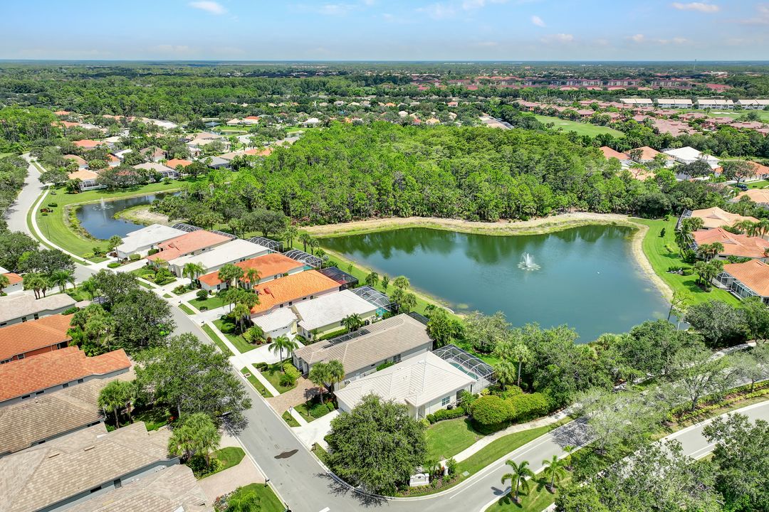 6006 Highwood Park Ln, Naples, FL 34110