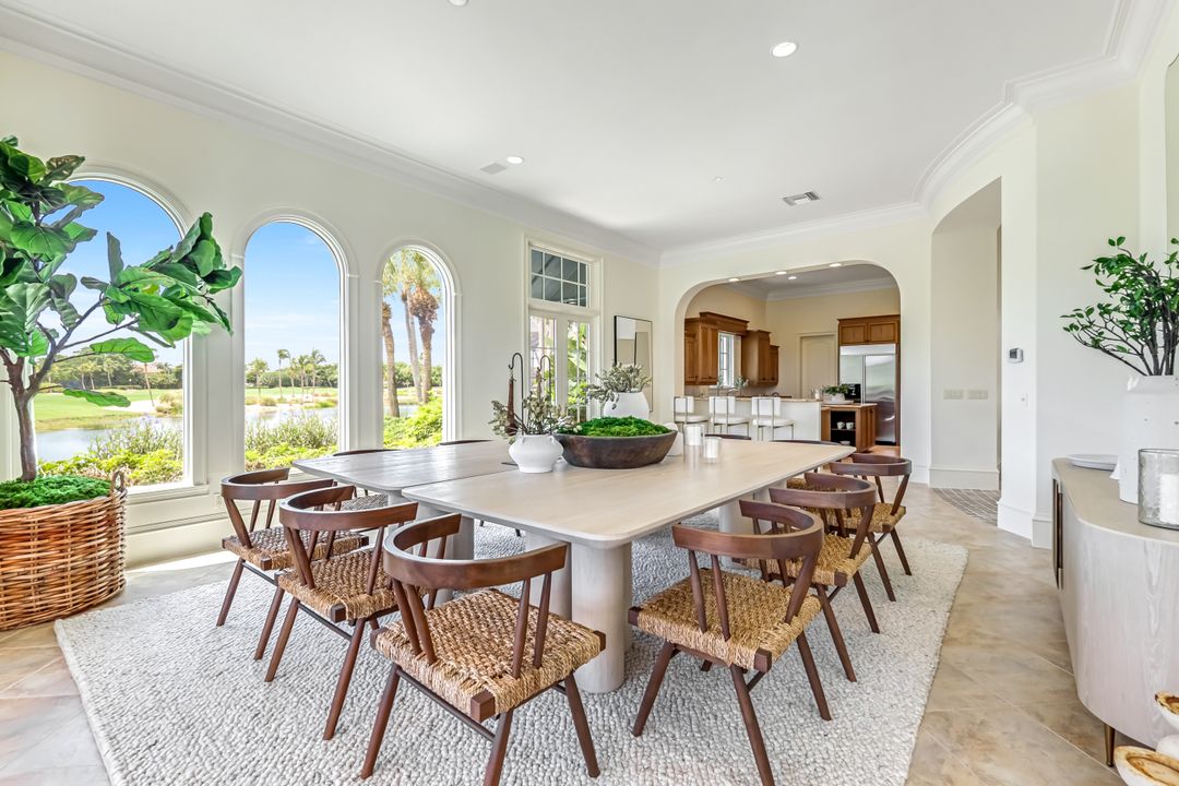 2861 Capistrano Way, Naples, FL 34105