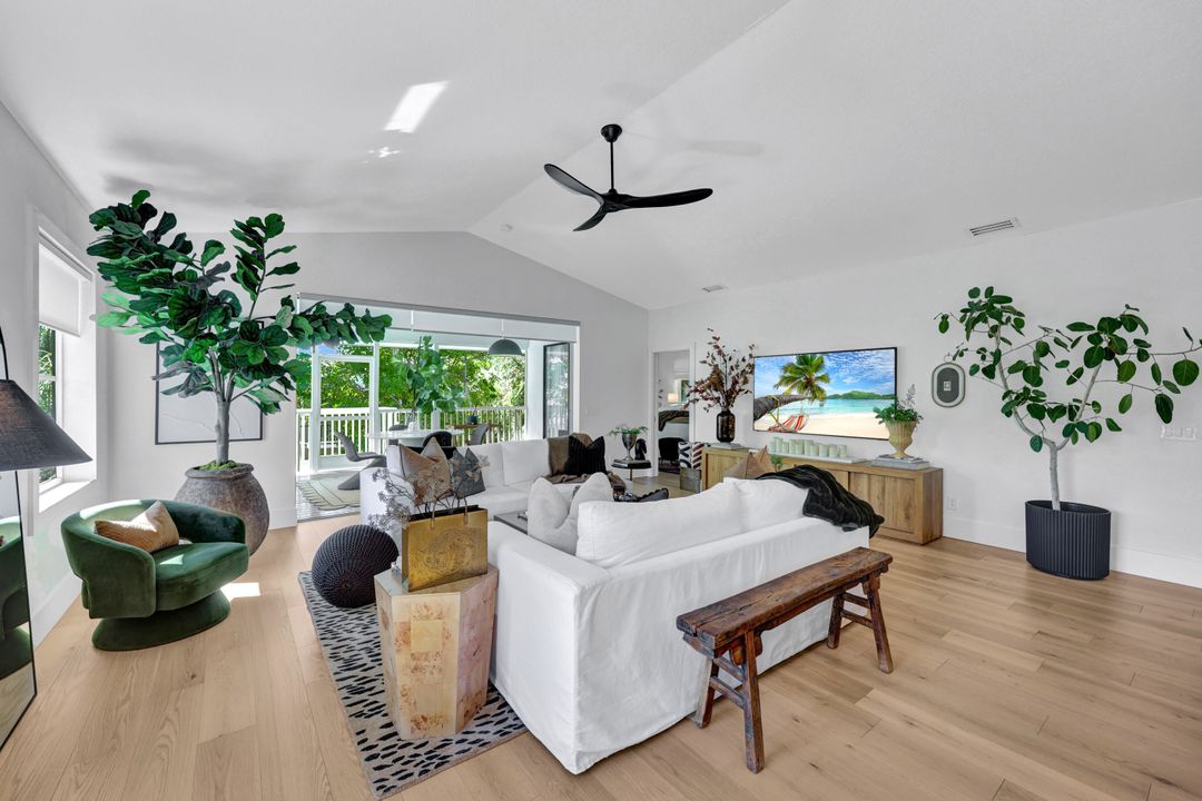 746 Park Ave, Naples, FL 34110