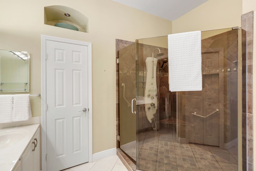 1814 Leamington Ln, Naples, FL 34109