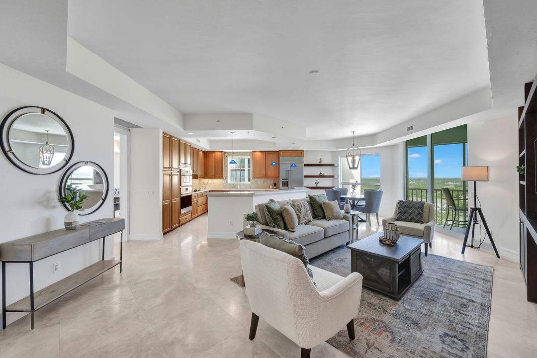 295 Grande Way #1406, Naples, FL 34110