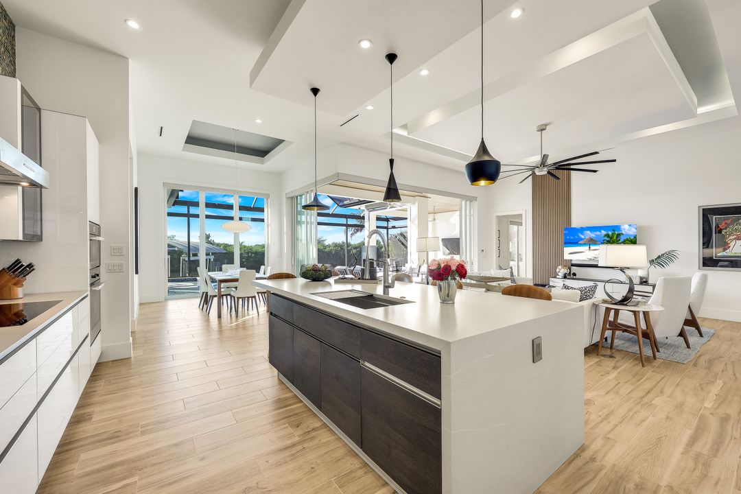 428 SW 39th Ave, Cape Coral, FL 33991