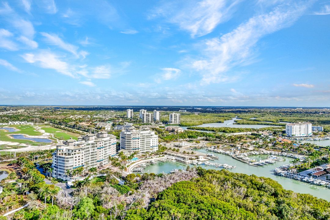 13675 Vanderbilt Dr #210, Naples, FL 34110