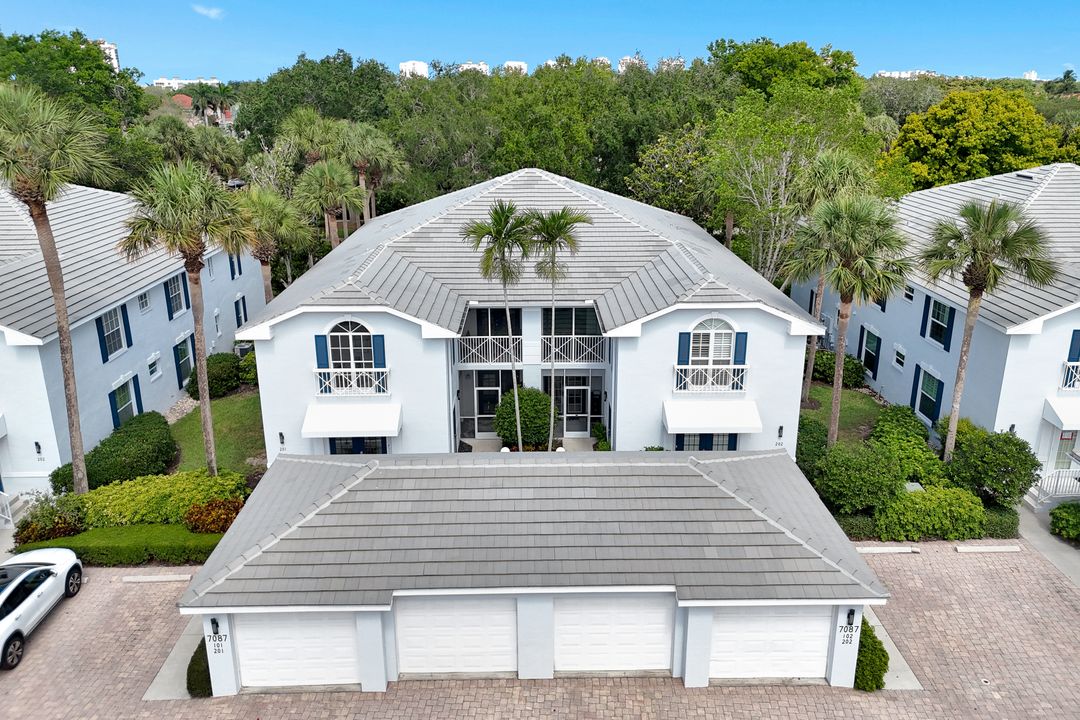 7087 Barrington Cir #101, Pelican Bay, FL 34108