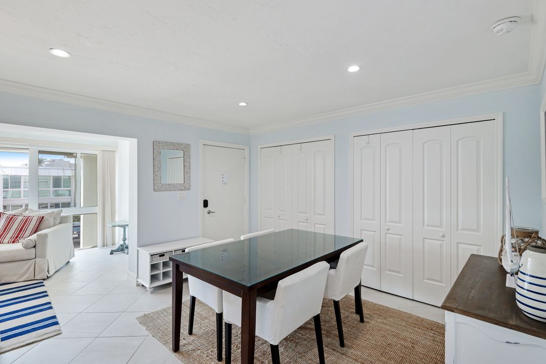 2100 Gulf Shore Blvd N #215, Naples, FL 34102