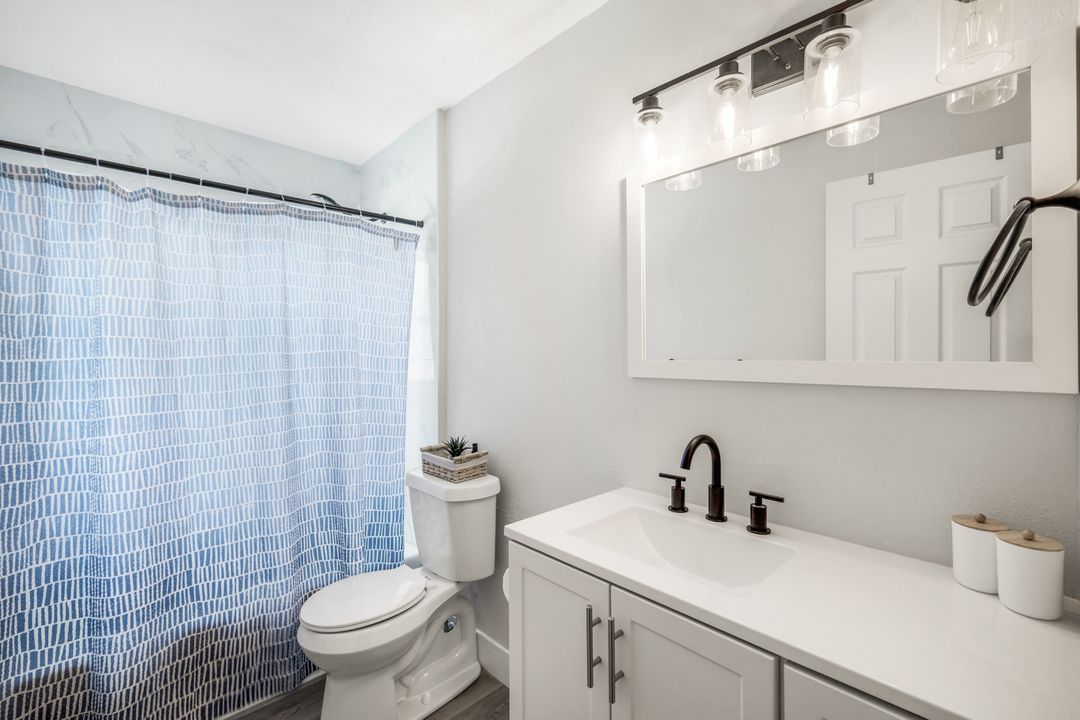 942 Narcissus St, North Fort Myers, FL 33903