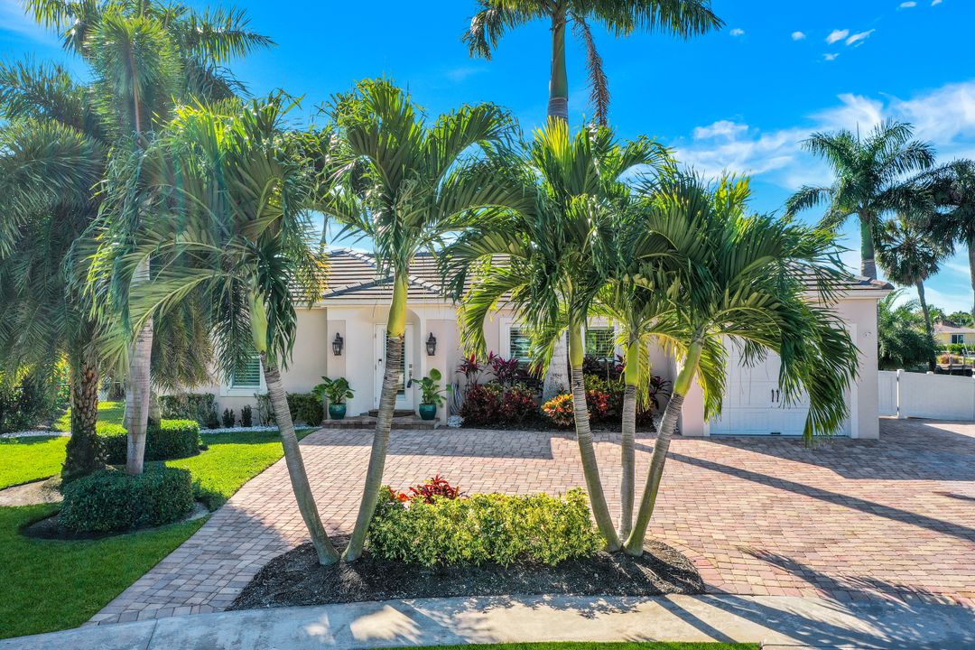 746 Apple Ct, Marco Island, FL 34145