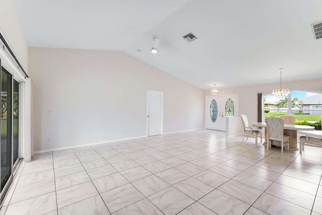 204 SE 19th Terrace, Cape Coral, FL 33990