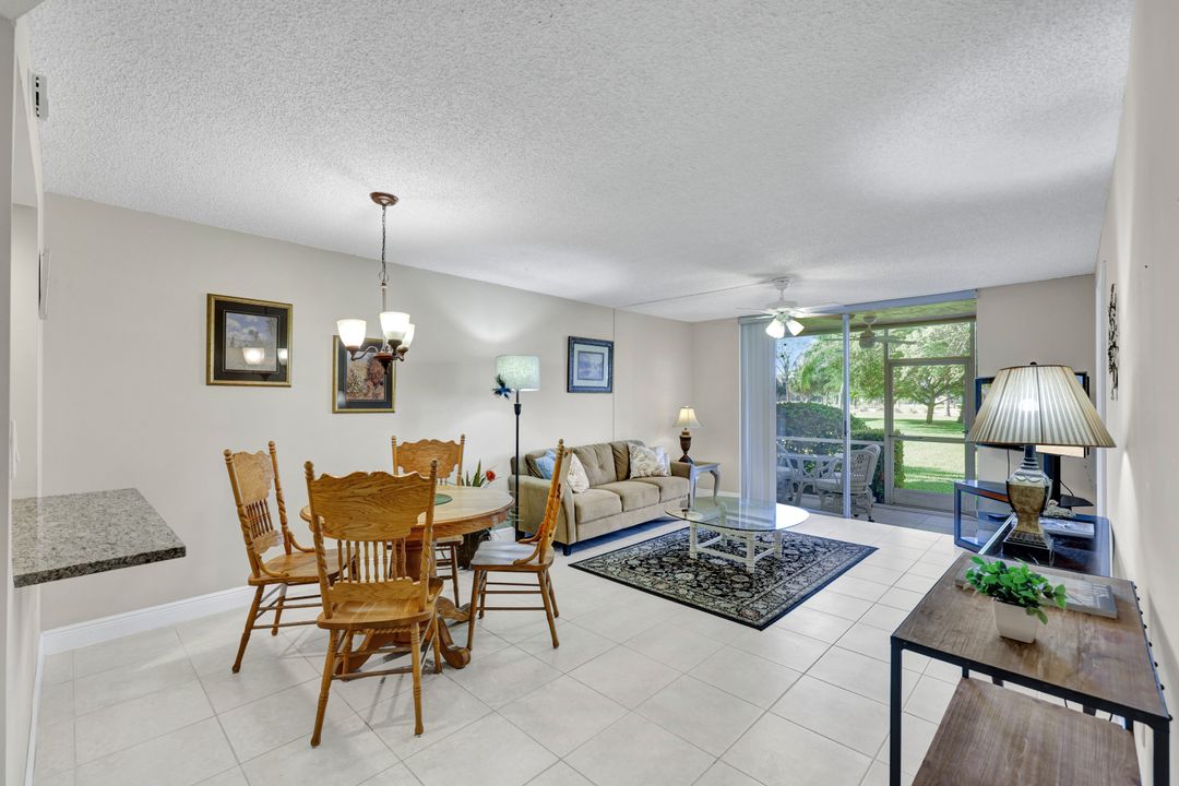 100 Forest Lakes Blvd #110, Naples, FL 34105