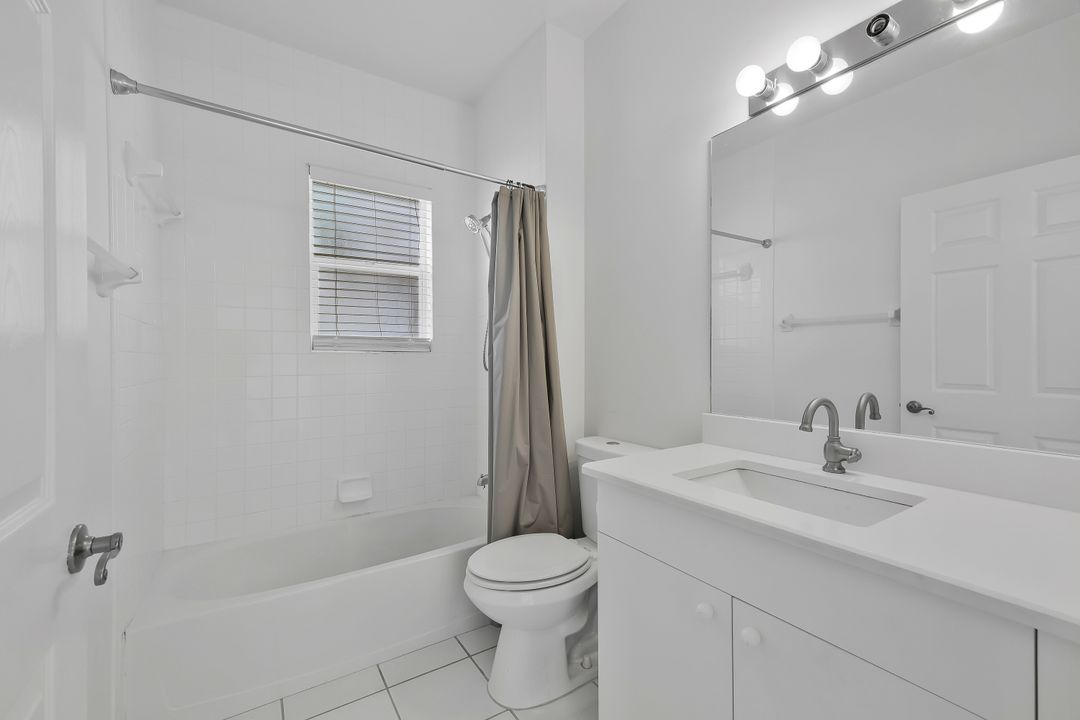 3420 W Crown Pointe Blvd #202, Naples, FL 34112