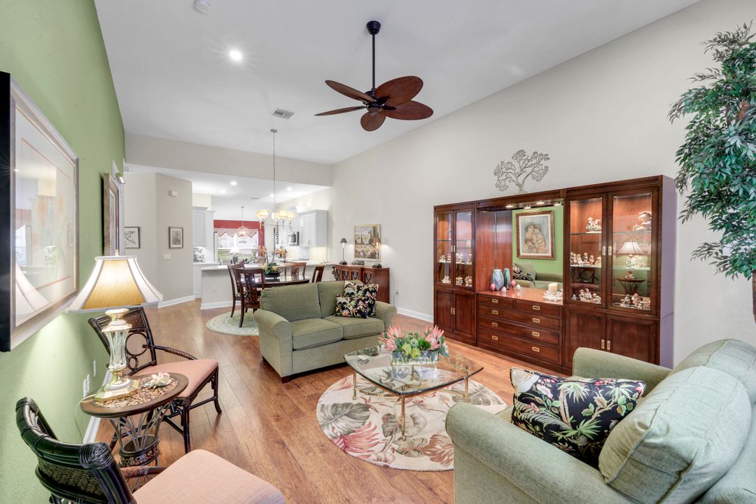 5867 Northridge Dr, Naples, FL 34110