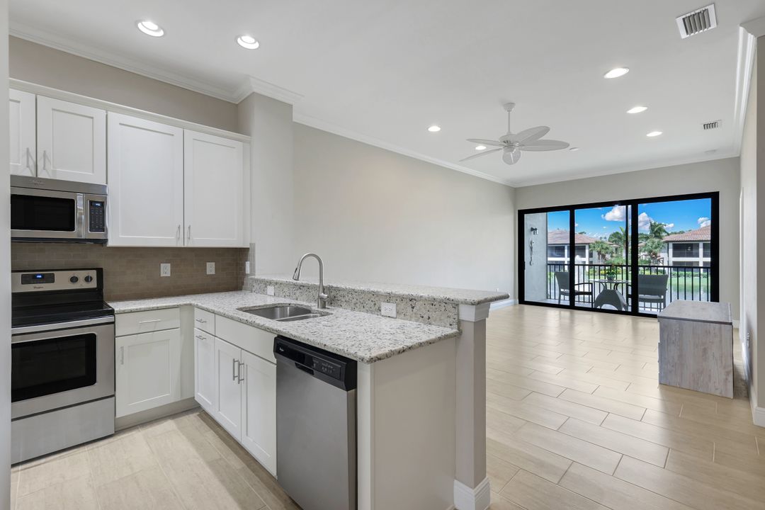 15114 Palmer Lake Cir #203, Naples, FL 34109