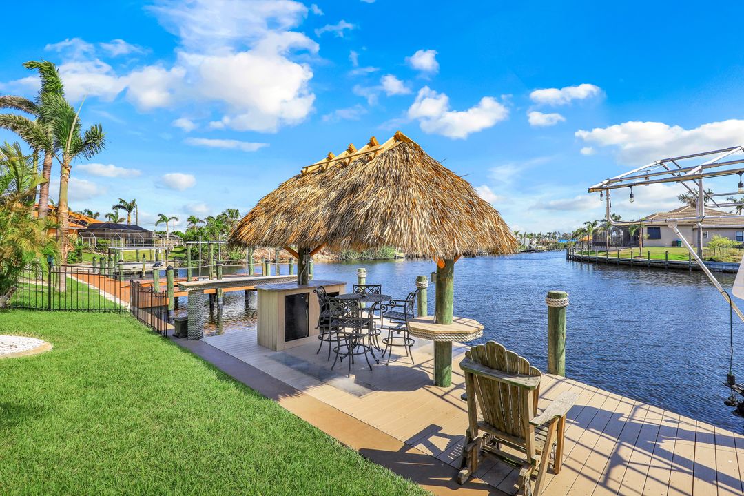 2206 Beach Pkwy W, Cape Coral, FL 33914