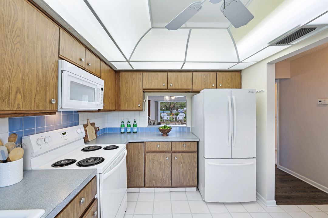 6825 Bogey Dr, Fort Myers, FL 33919