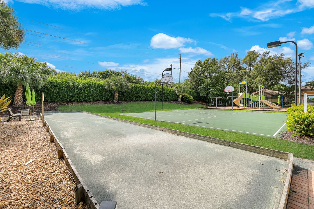 7756 Gardner Dr, Naples, FL 34109