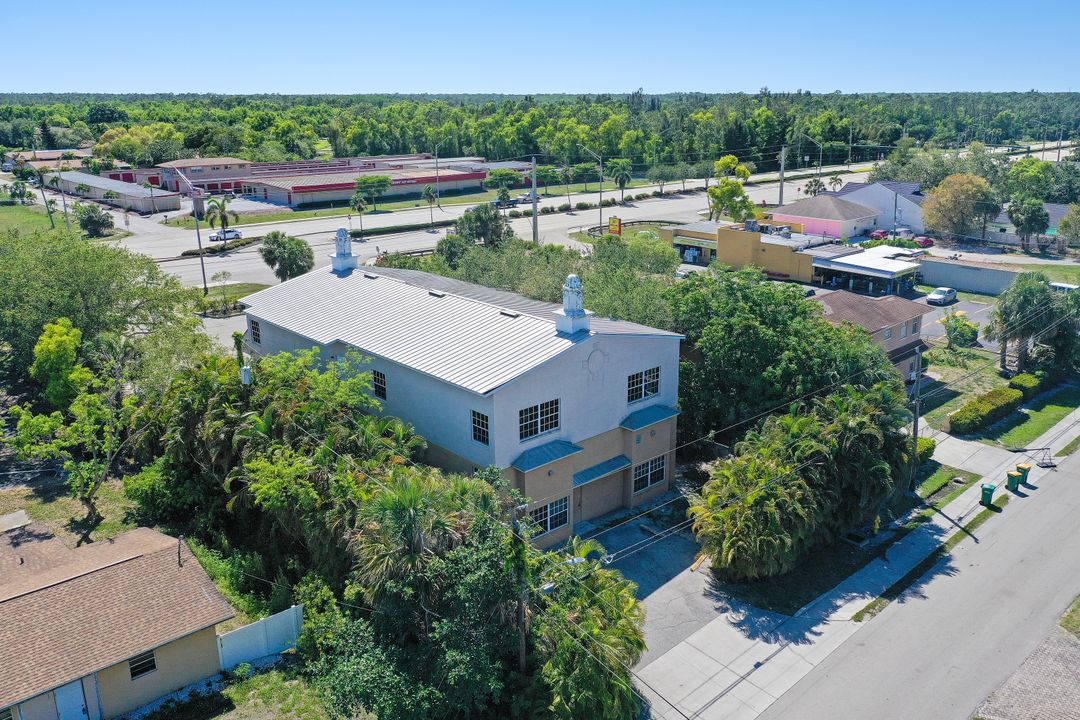 11387 Tamiami Trail E, Naples, FL 34113