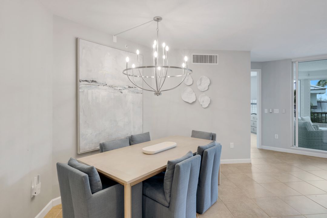 325 Dunes Blvd #204, Naples, FL 34110