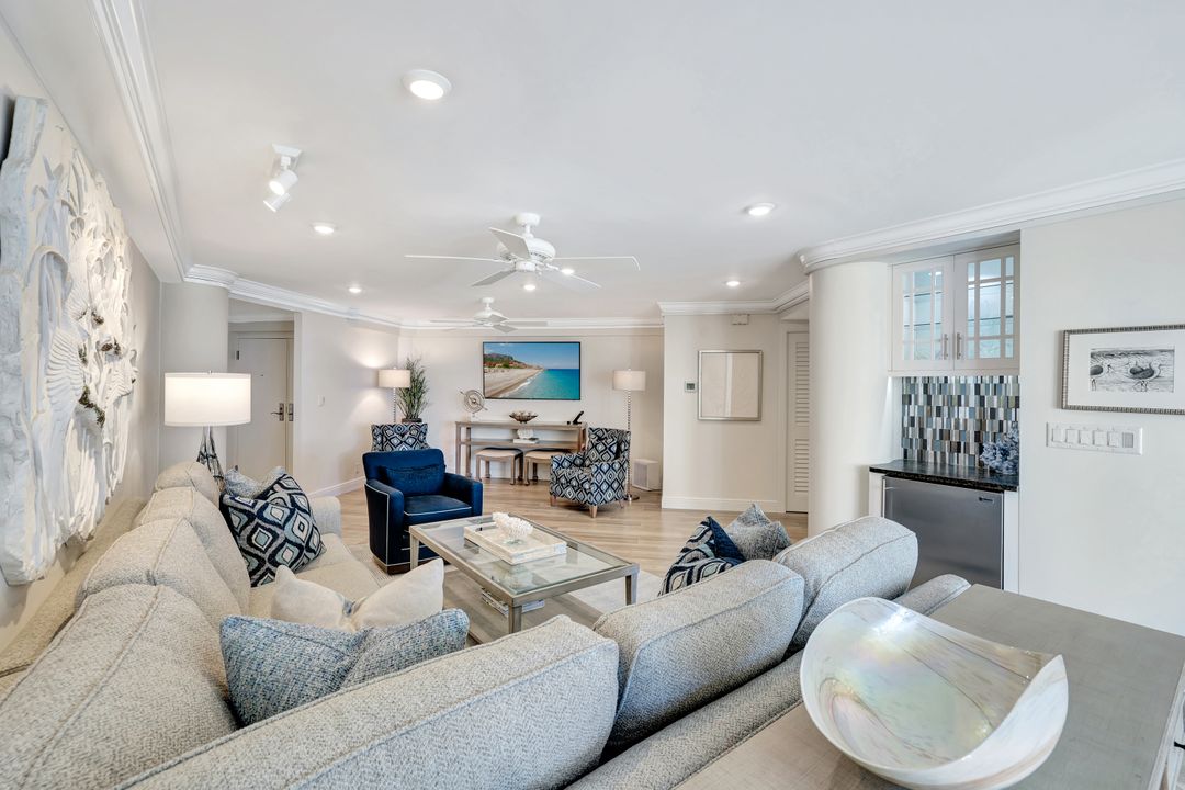 4041 Gulf Shore Blvd N #703, Naples, FL 34103