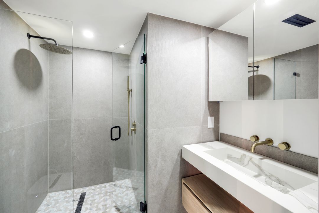 788 Park Shore Dr #E20, Naples, FL 34103