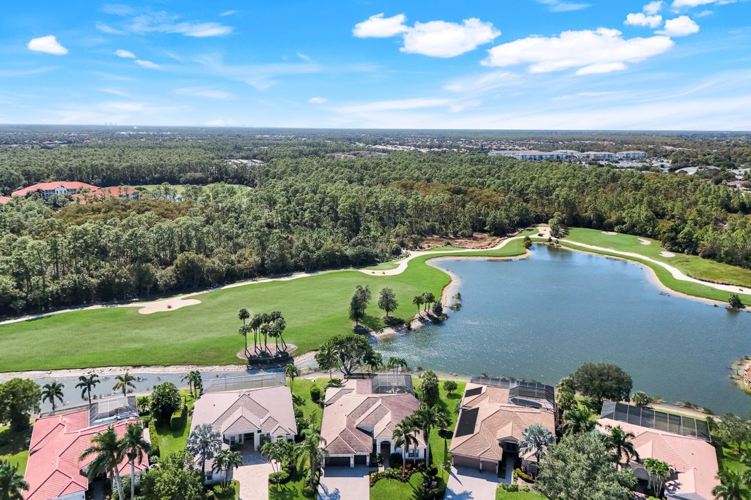 5092 Cerromar Dr, Naples, FL 34112