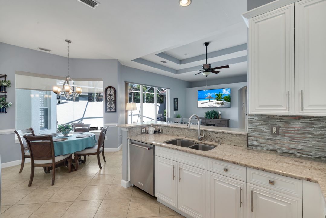 3232 Sundance Cir, Naples, FL 34109