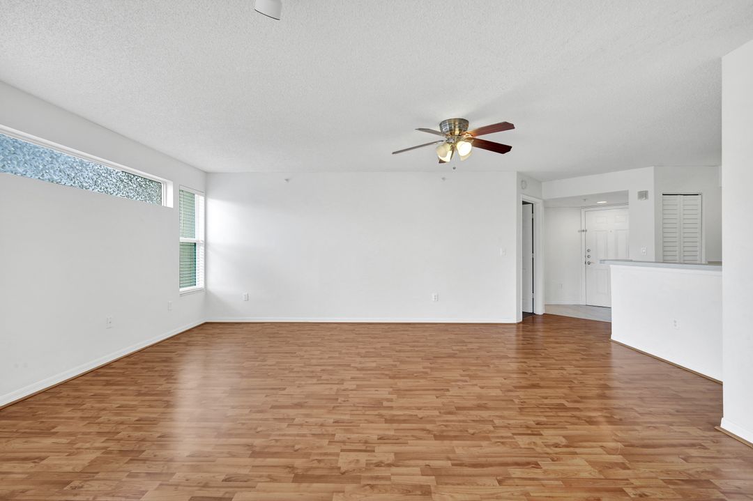 8880 Colonnades Ct W #427, Bonita Springs, FL 34135