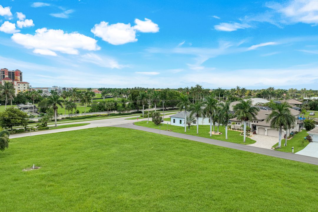 5425 SW 16th Pl, Cape Coral, FL 33914
