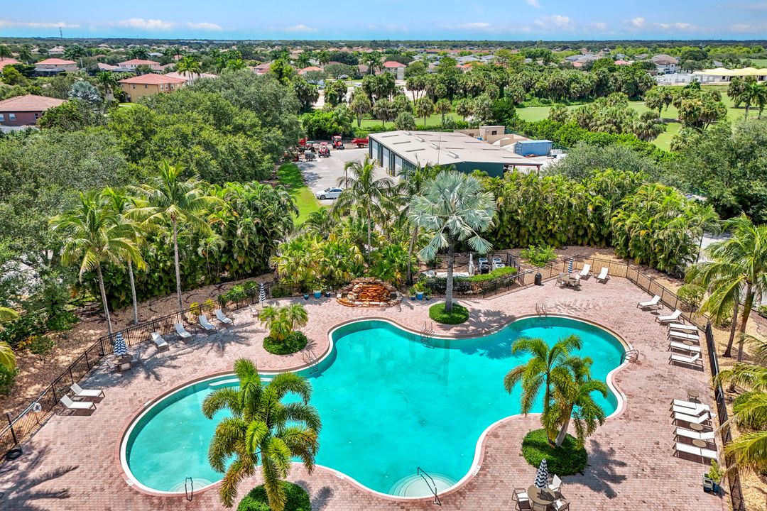 1764 Birdie Dr, Naples, FL 34120