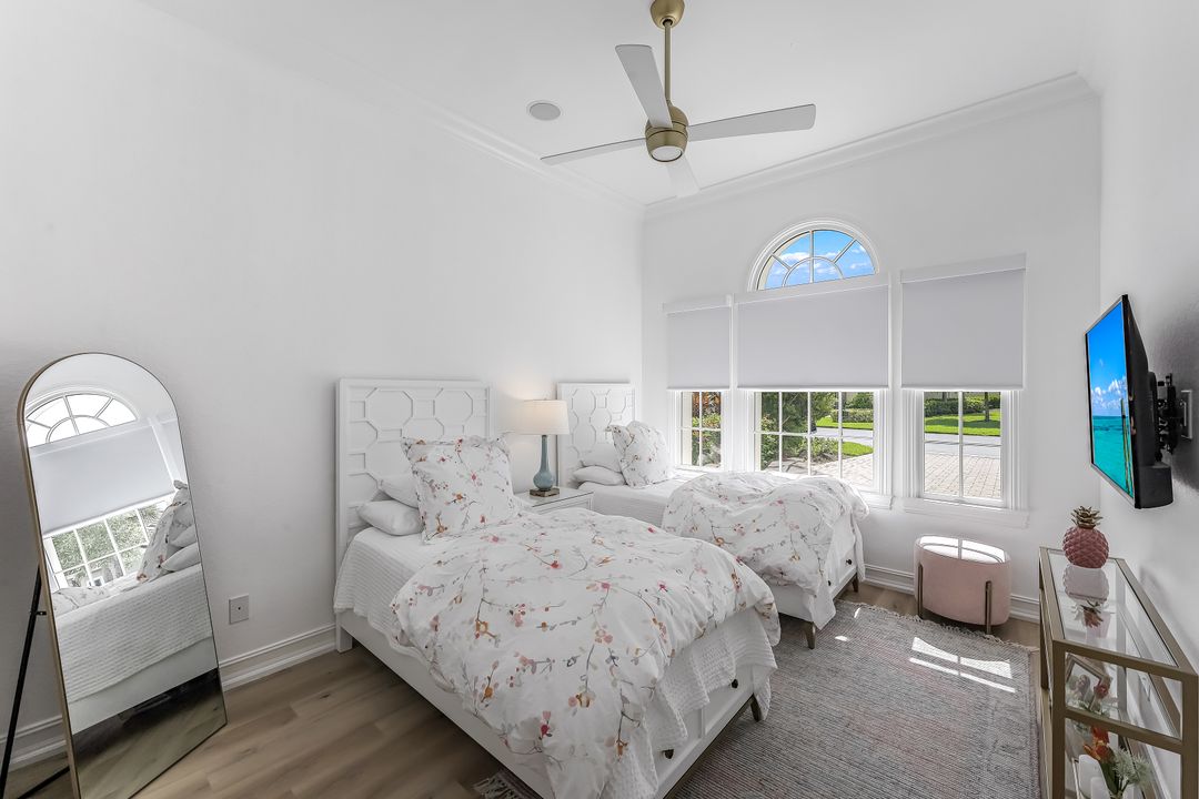 8544 Mallards Way, Naples, FL 34114