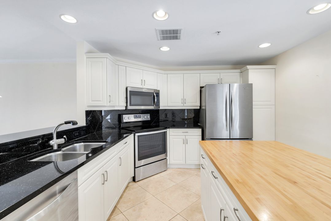 3029 Driftwood Way #3305, Naples, FL 34109