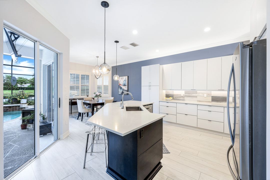 6053 Dogleg Dr, Naples, FL 34113