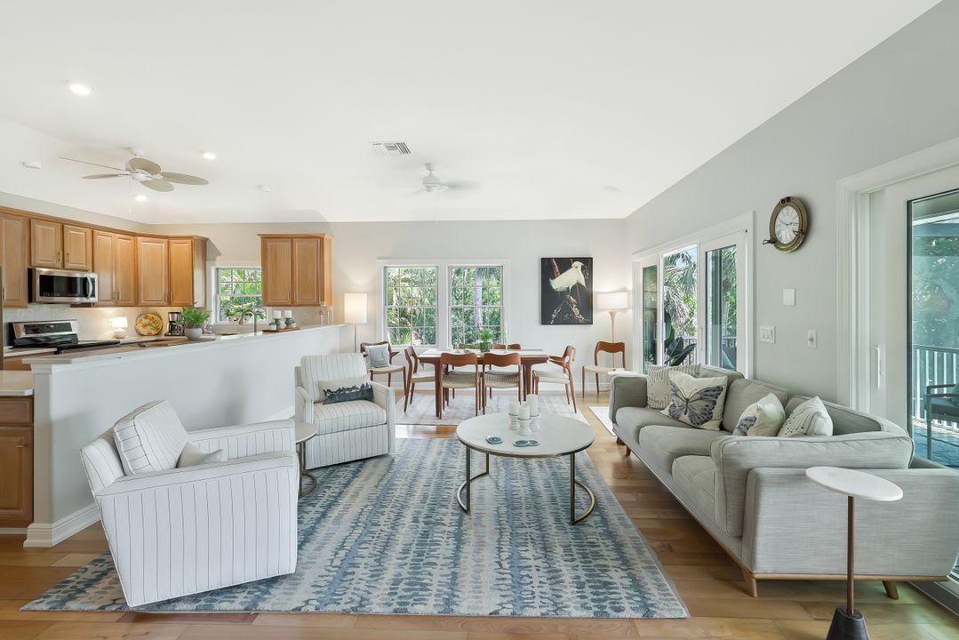 2130 Sunset Cir, Sanibel, FL 33957