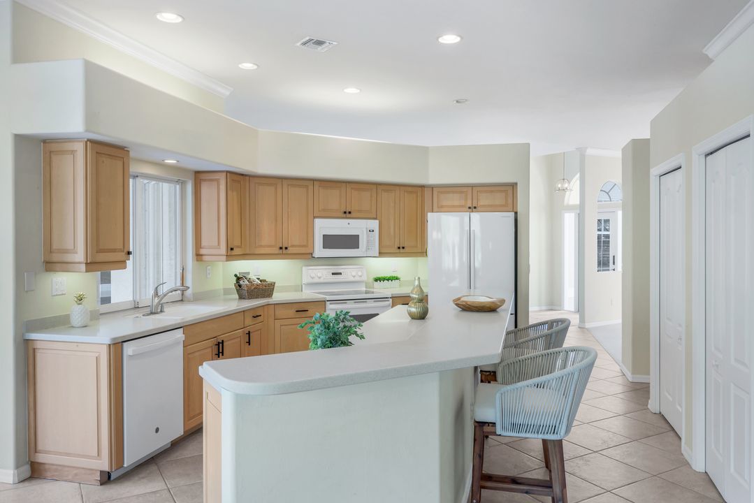 10824 Pond Ridge Dr, Fort Myers, FL 33913