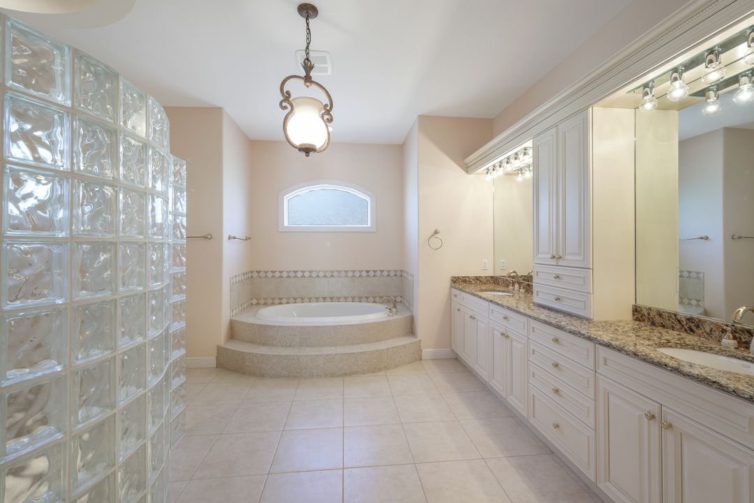 5659 Pennant Ct, Cape Coral, FL 33914
