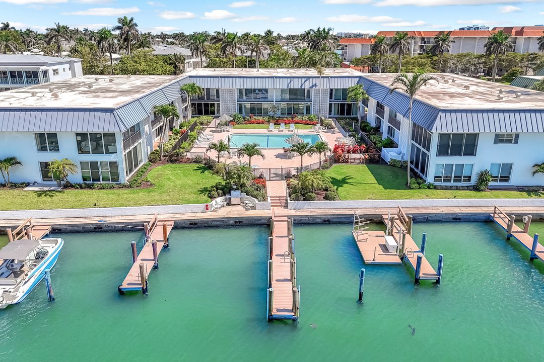 333 Harbour Dr #201, Naples, FL 34103