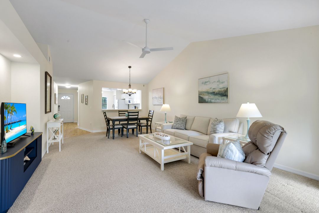 228 Belina Dr #606, Naples, FL 34104