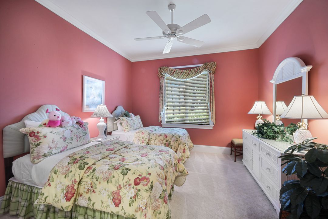 3848 Mahogany Bend Dr, Naples, FL 34114