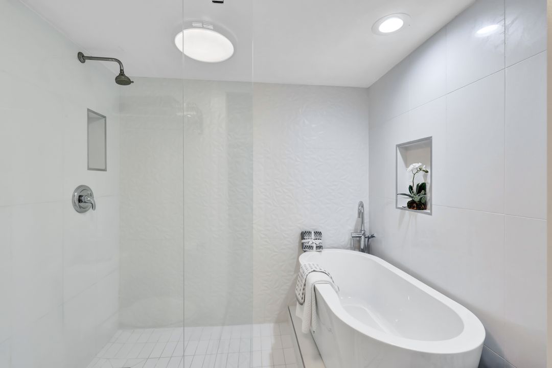 3115 Gulf Shore Blvd N #205-S, Naples, FL 34103