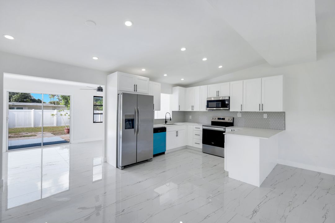 2118 Aldridge Ave, Fort Myers, FL 33907