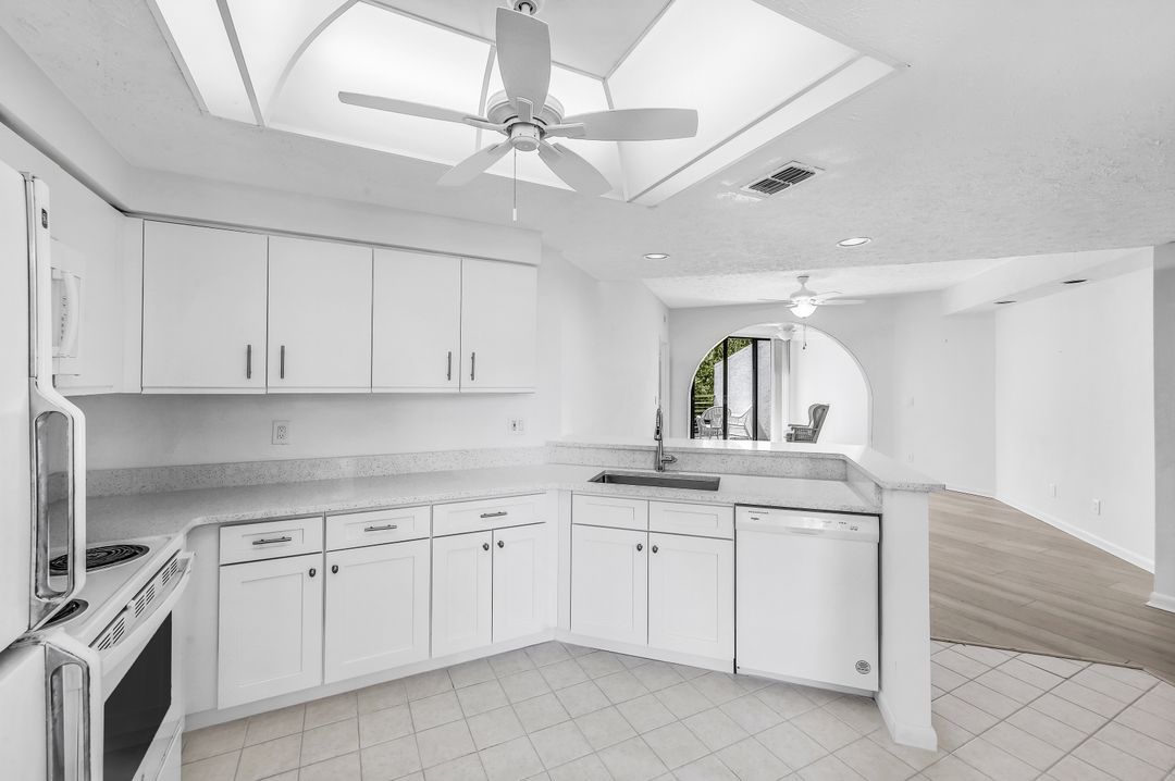 2182 Anchorage Ln  #A, Naples, FL 34104