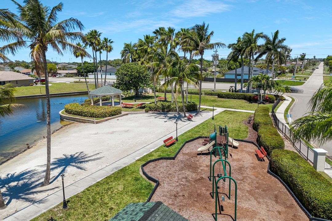 1726 Emerald Cove Cir, Cape Coral, FL 33991