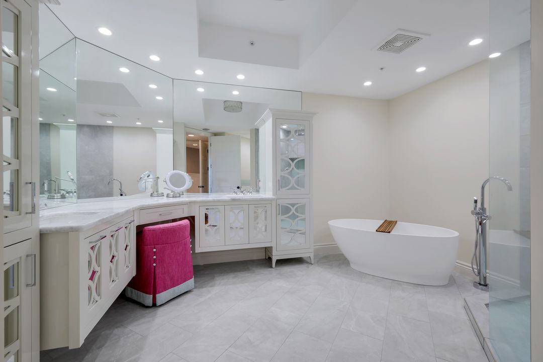 295 Grande Way #1004, Naples, FL 34110
