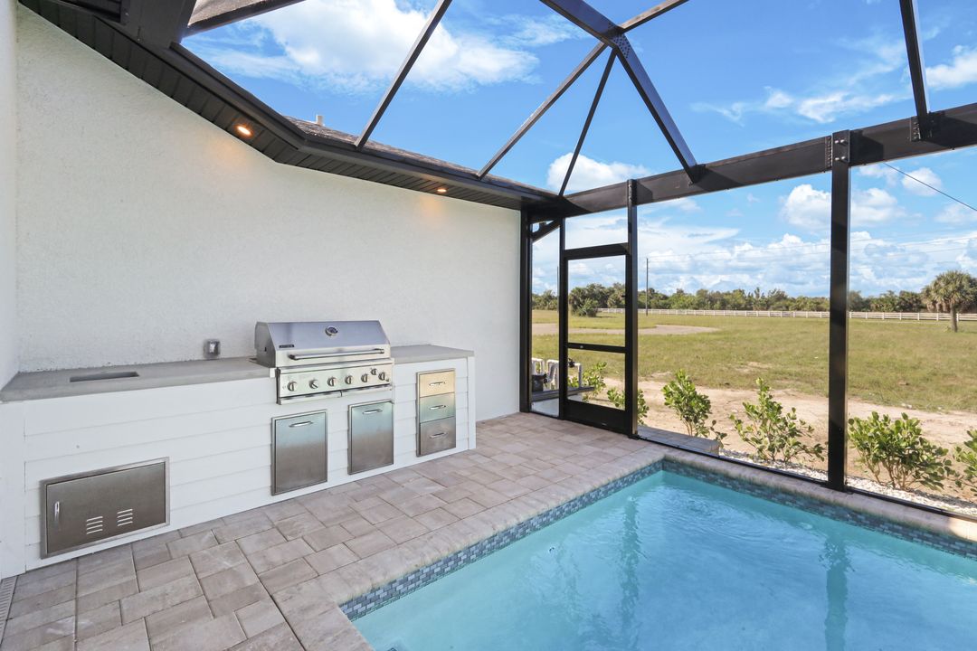 7 Sunflower Dr, Placida, FL 33946