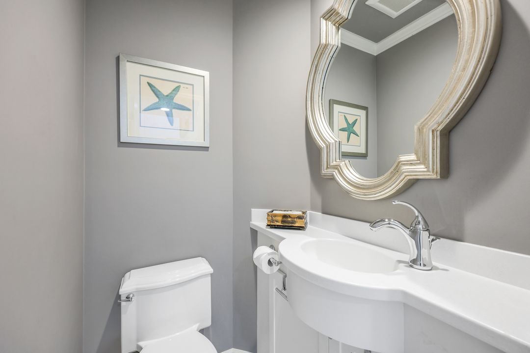 635 Bridge Way Ln, Naples, FL 34108