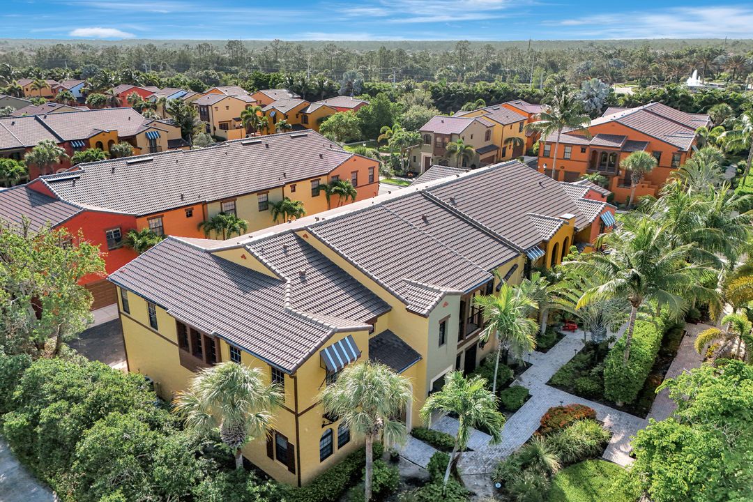 9037 Alturas St #3705, Naples, FL 34113