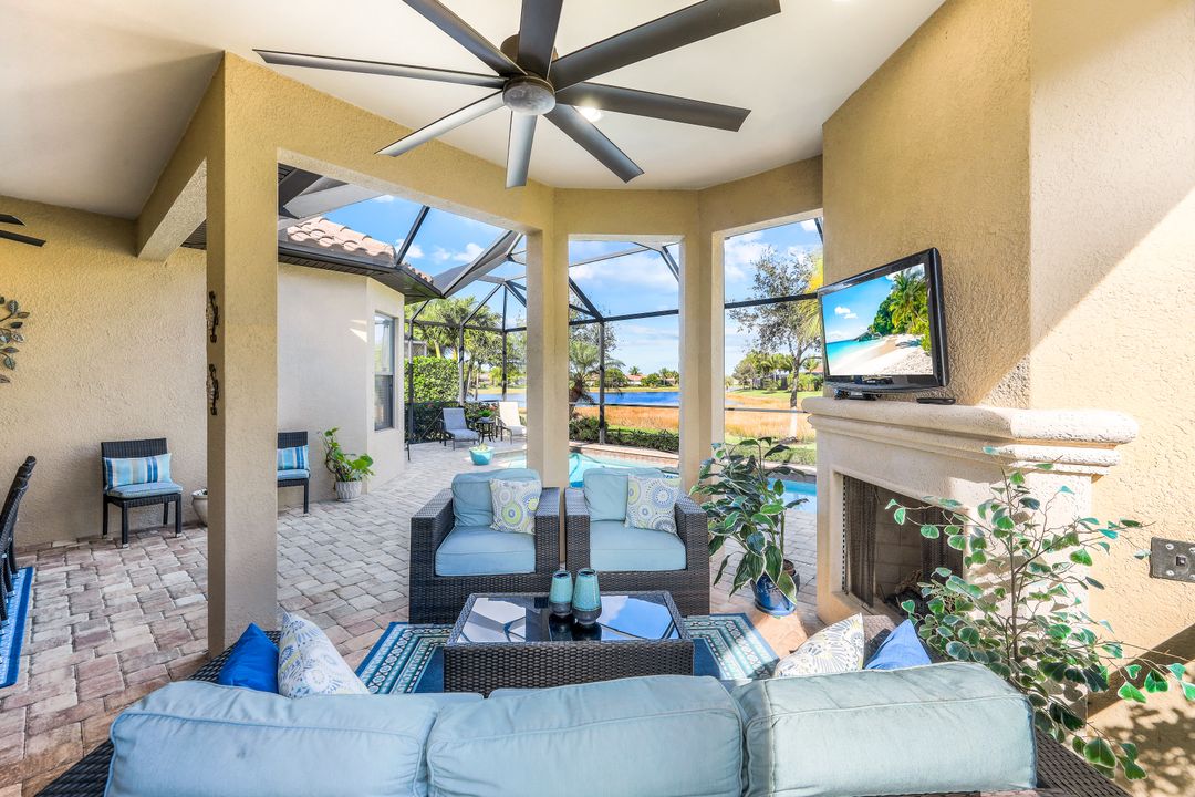 9539 Campanile Cir, Naples, FL 34114