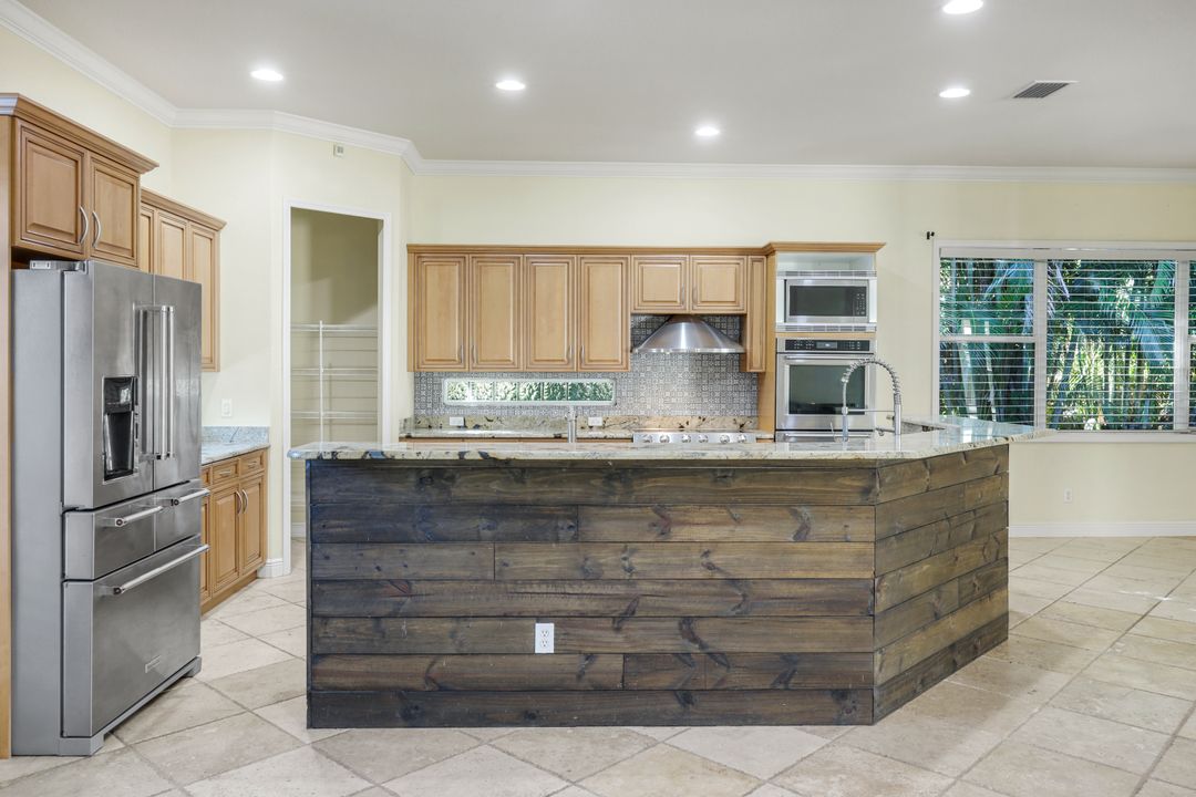 13760 Willow Bridge Dr, North Fort Myers, FL 33903