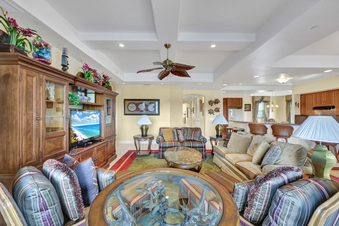 530 Avellino Isles Cir #7201, Naples, FL 34119