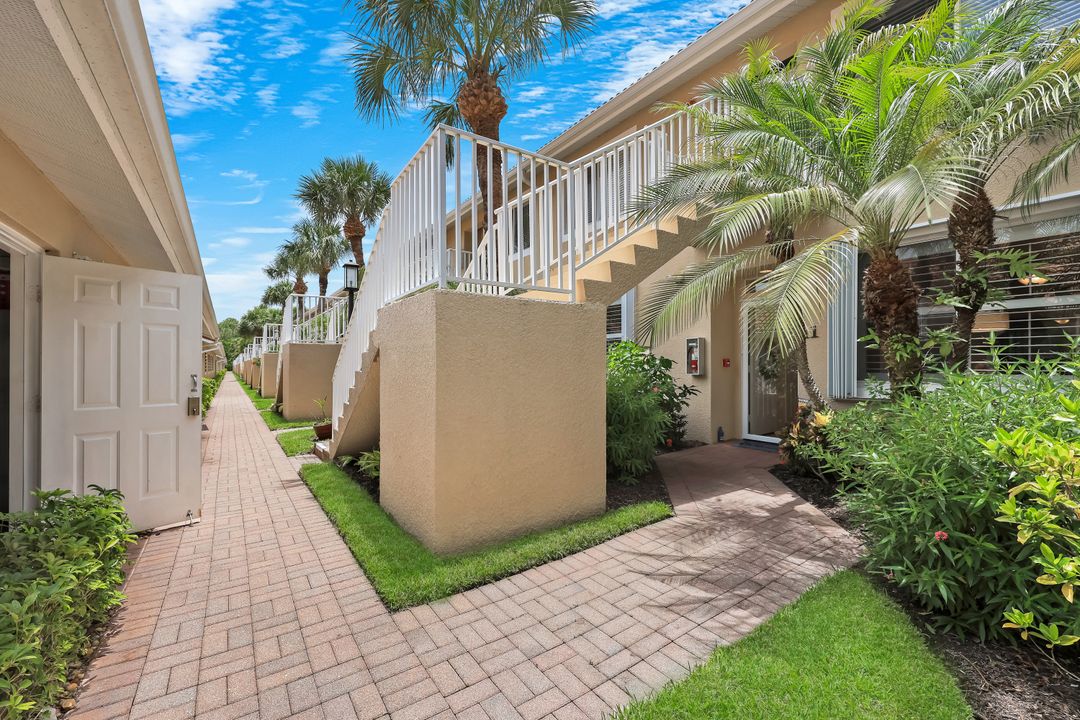 2350 Hidden Lake Ct #2511, Naples, FL 34112